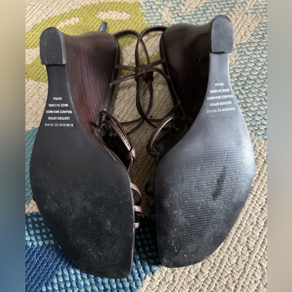 Women's Apostrophe Vera Open Toe Wedge Sandal Brown Shoes Size 6.5M - Picture 2 of 10